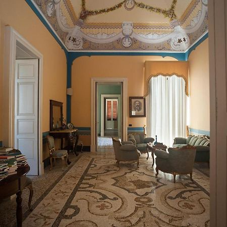 Palazzo Francesco Grassi Bed & Breakfast Aradeo Екстериор снимка