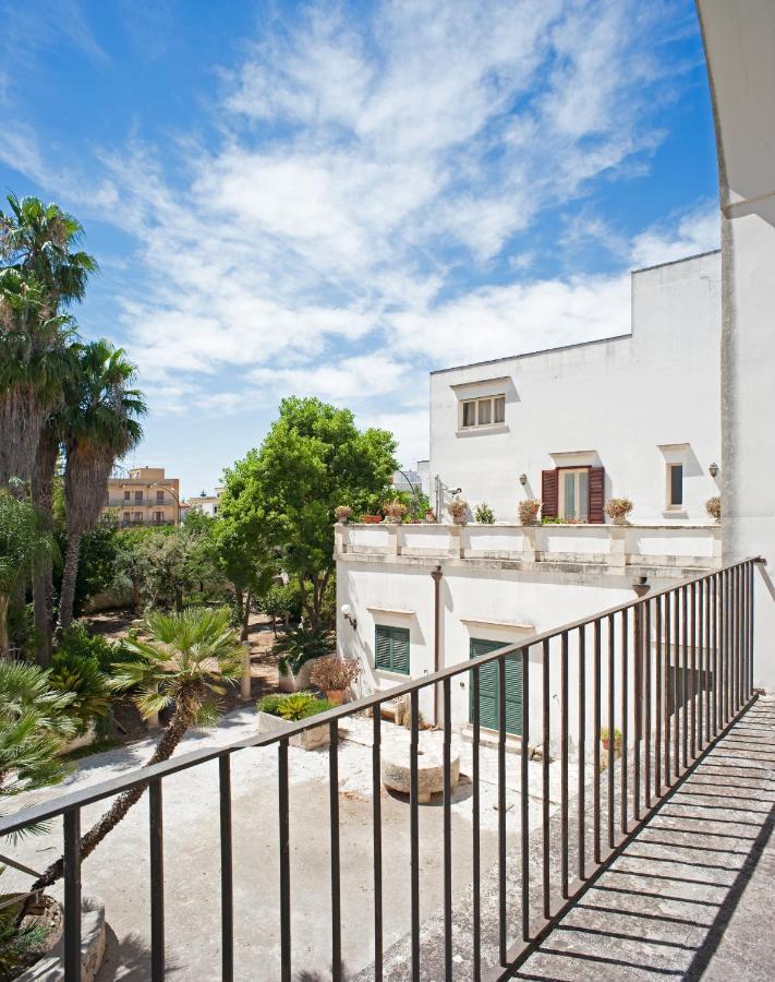 Palazzo Francesco Grassi Bed & Breakfast Aradeo Екстериор снимка