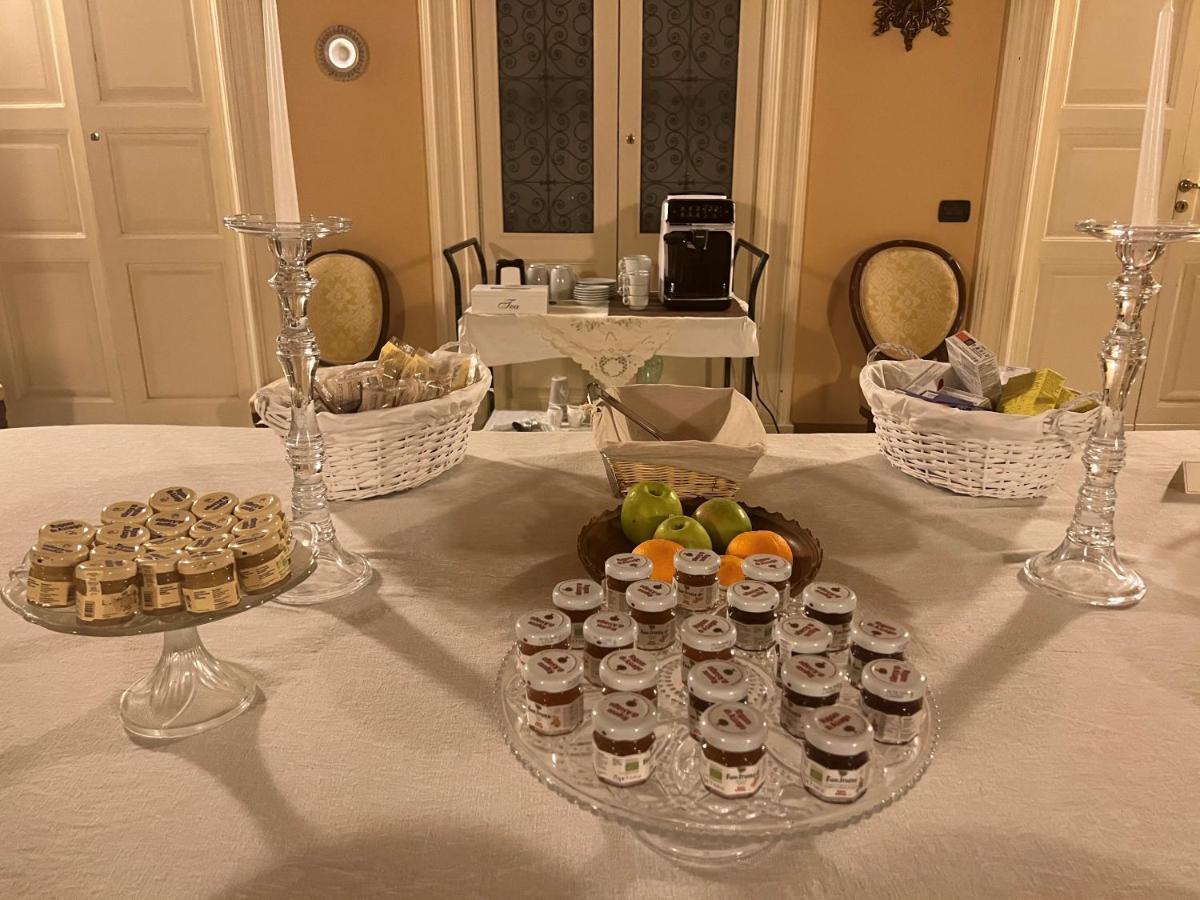 Palazzo Francesco Grassi Bed & Breakfast Aradeo Екстериор снимка