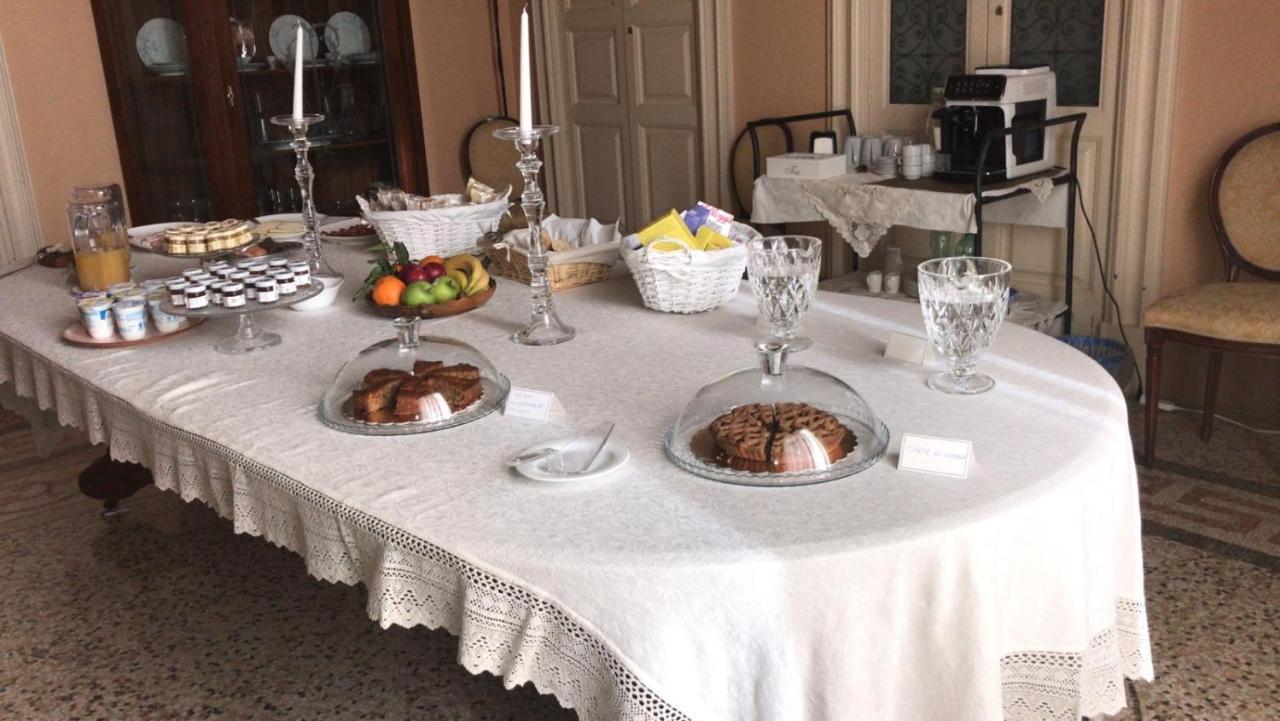 Palazzo Francesco Grassi Bed & Breakfast Aradeo Екстериор снимка