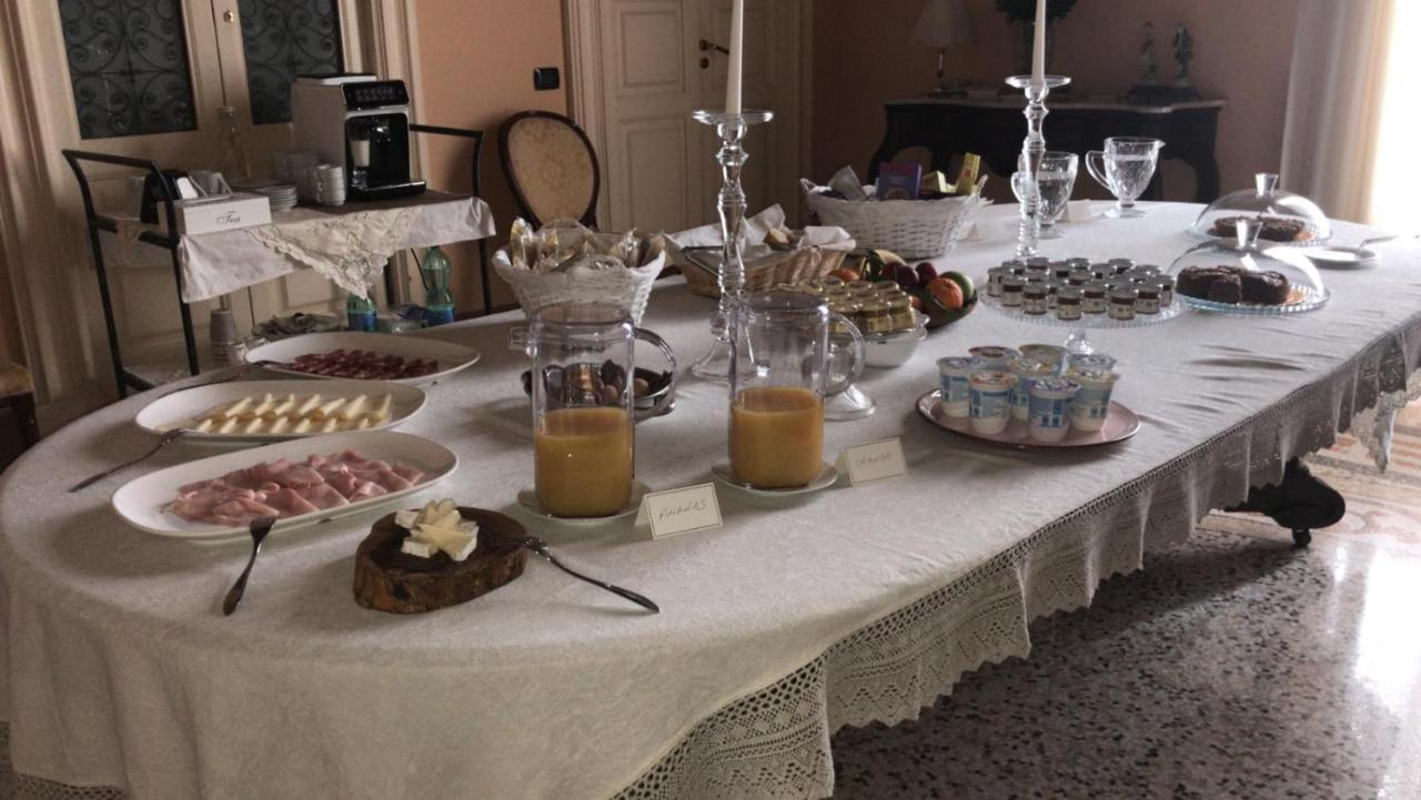 Palazzo Francesco Grassi Bed & Breakfast Aradeo Екстериор снимка