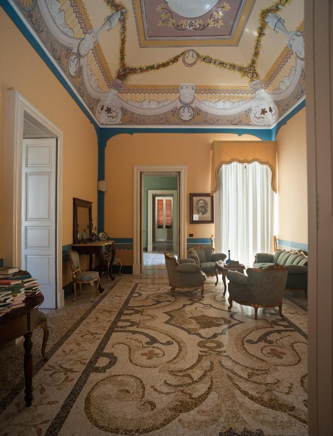 Palazzo Francesco Grassi Bed & Breakfast Aradeo Екстериор снимка